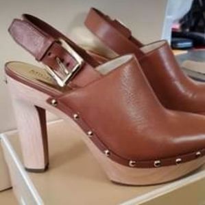 NEW MICHAEL KORS BEATRICE 9.5 M SLING